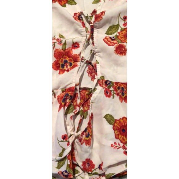 Forever 21 Women’s White Red Floral Lace-Up Back Blouse Top Size Small - Picture 4 of 4